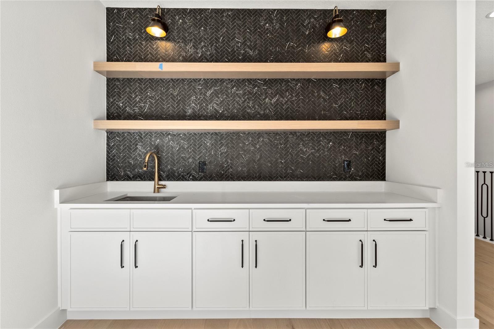 Image 22 of 46 For 6564 Lagoon Street