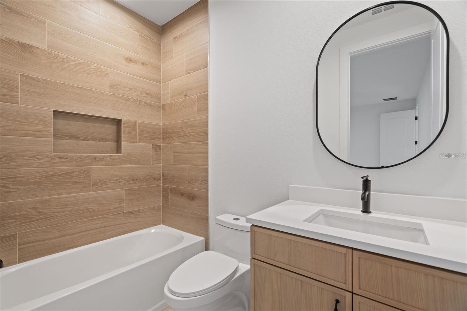 Image 26 of 46 For 6564 Lagoon Street