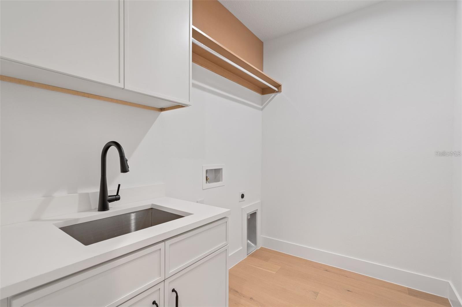 Image 28 of 46 For 6564 Lagoon Street