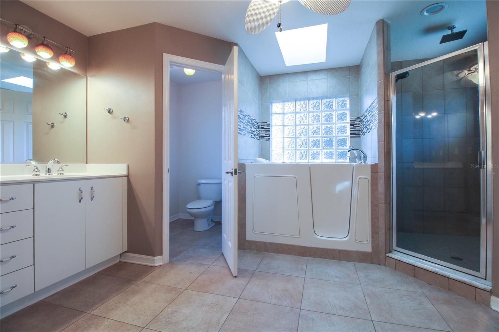 Image 15 of 33 For 6065 Spruce Point Circle