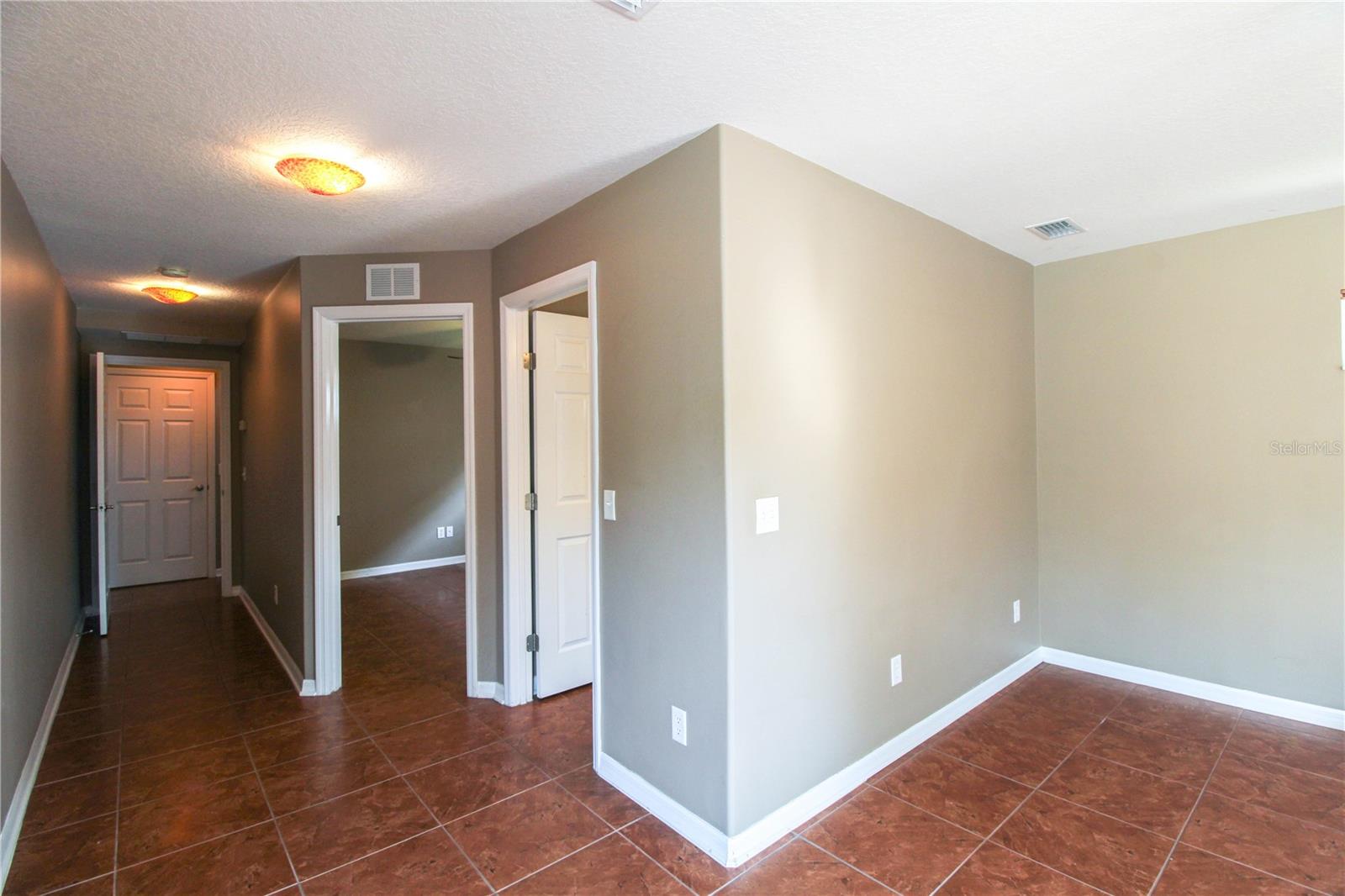 Image 25 of 33 For 6065 Spruce Point Circle