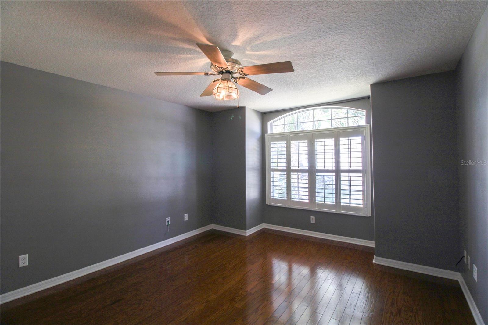 Image 6 of 33 For 6065 Spruce Point Circle