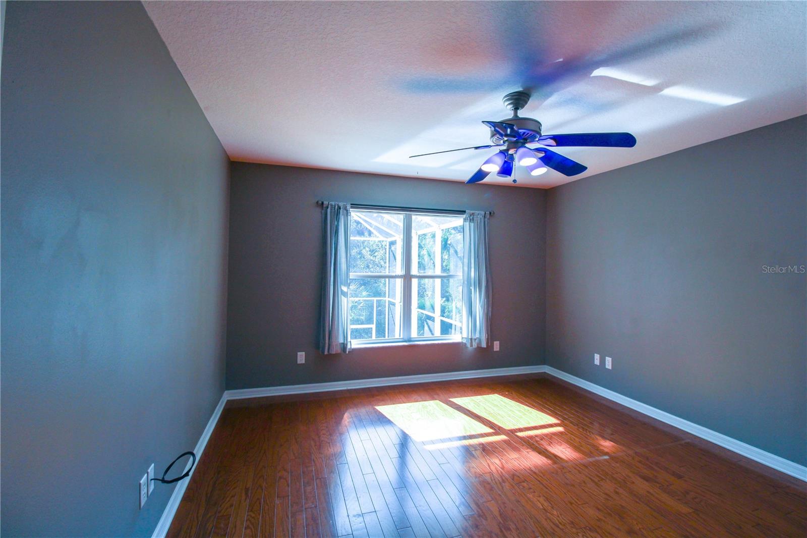 Image 8 of 33 For 6065 Spruce Point Circle