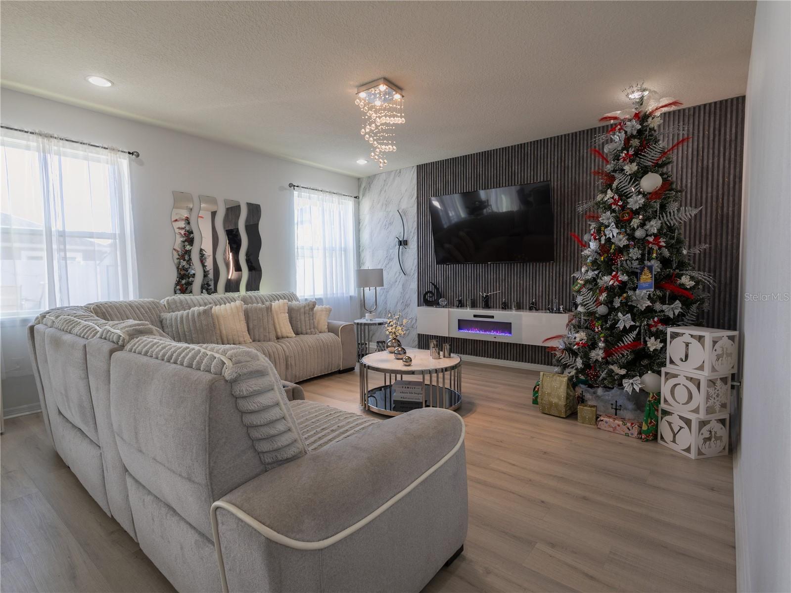 Image 13 of 44 For 2525 Amati Drive