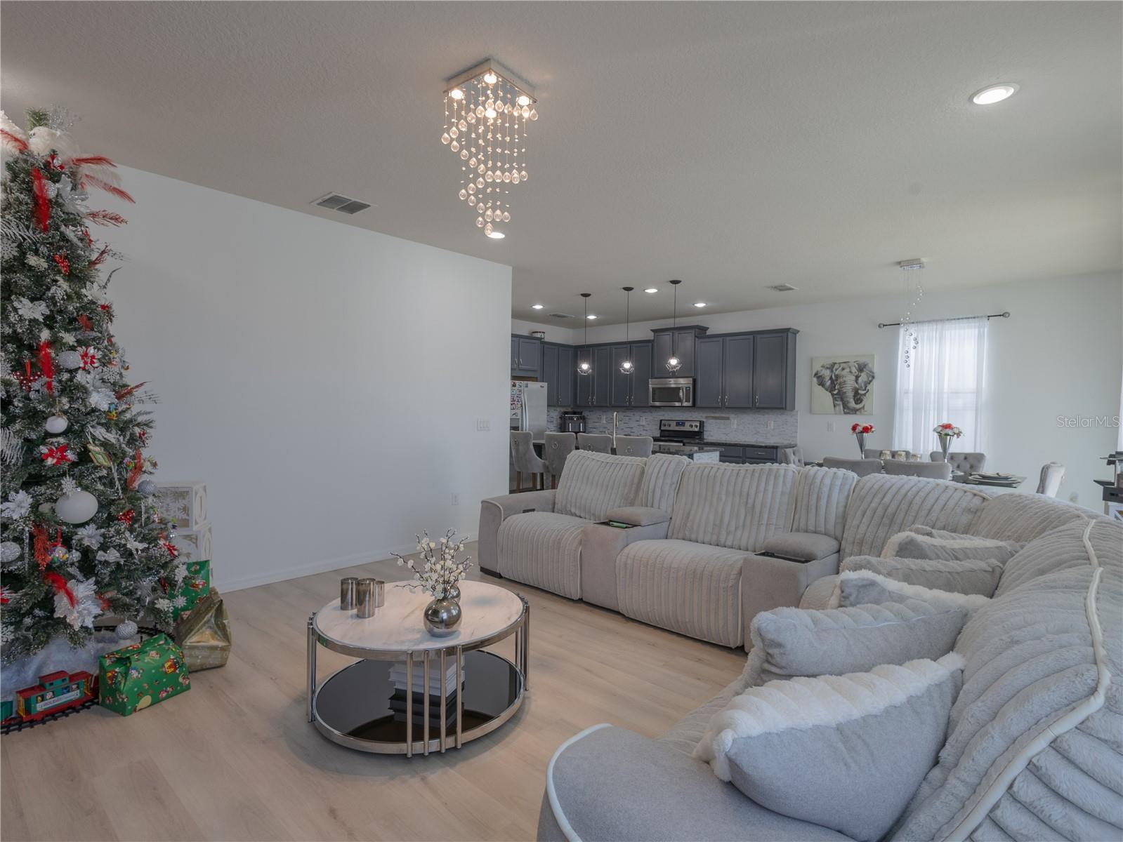 Image 14 of 44 For 2525 Amati Drive