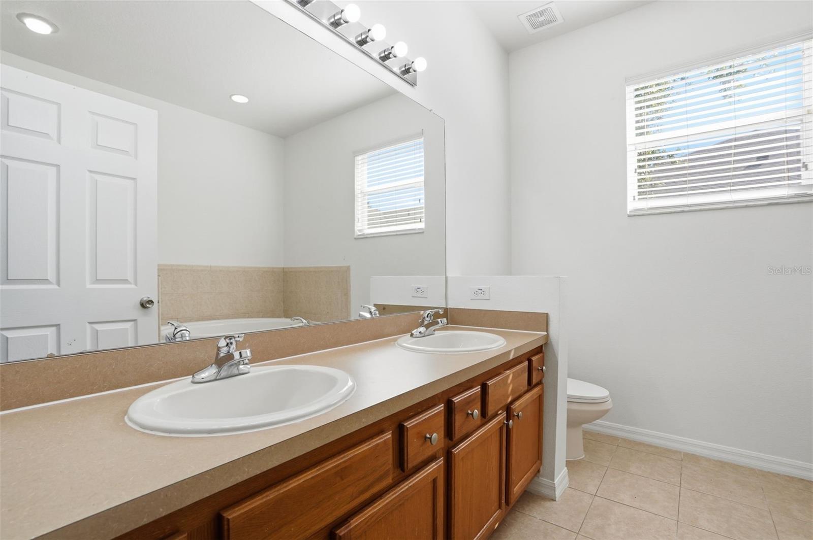 Image 27 of 32 For 12906 Cattail Shore Lane