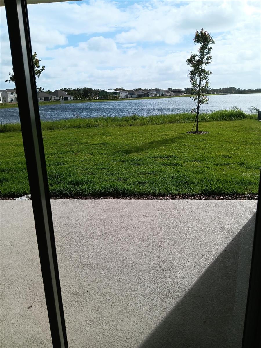 Image 12 of 42 For 18730 Planetree Street