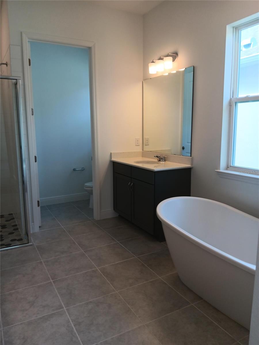 Image 18 of 42 For 18730 Planetree Street