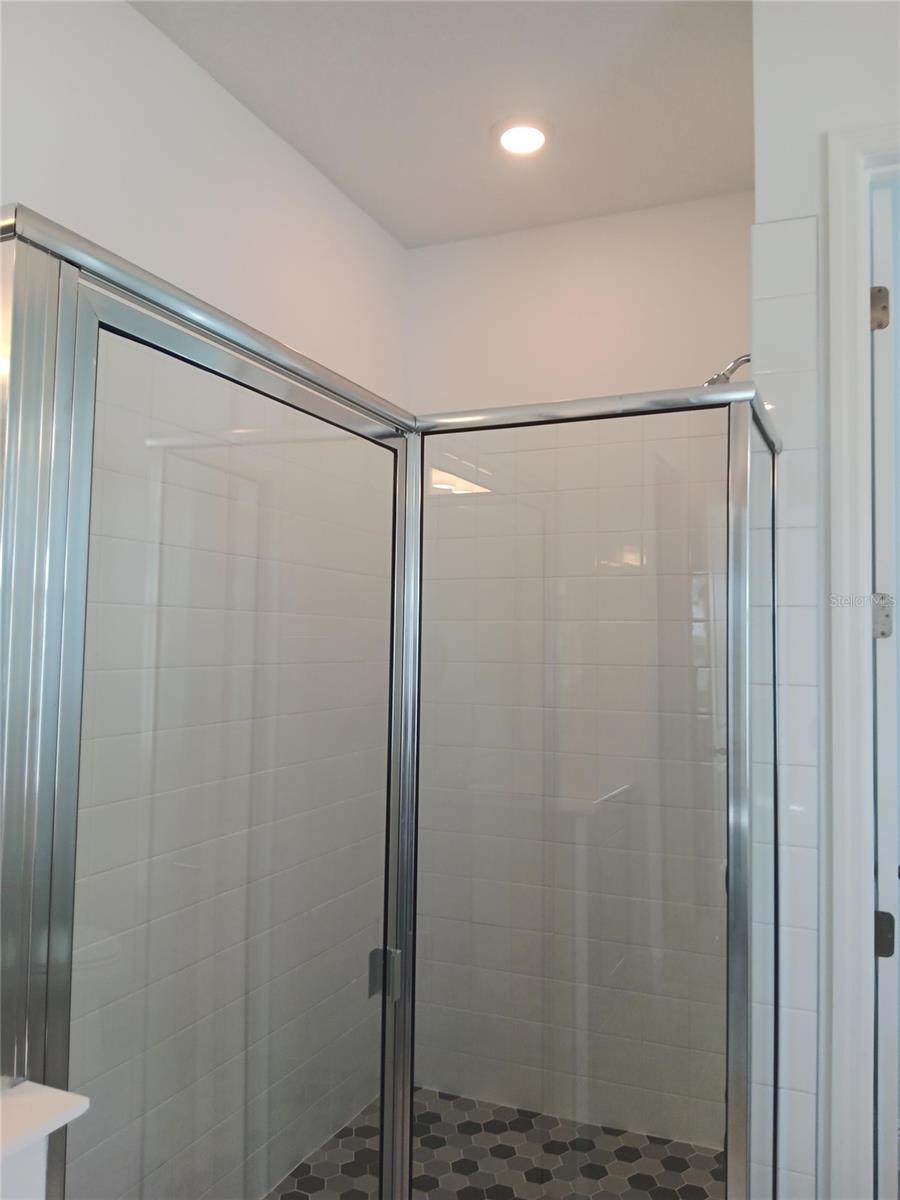 Image 19 of 42 For 18730 Planetree Street