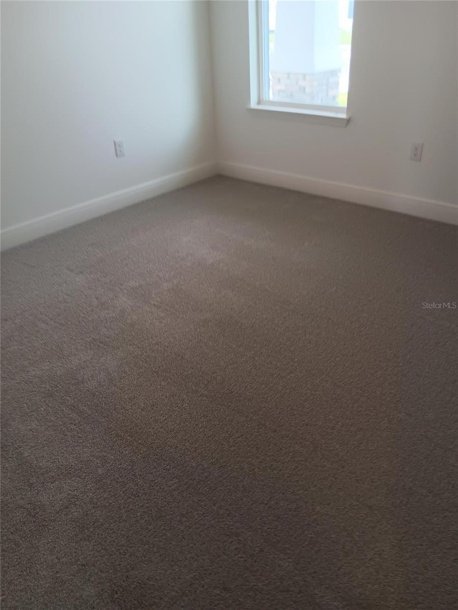 Image 27 of 42 For 18730 Planetree Street