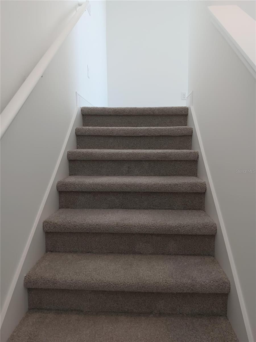 Image 34 of 42 For 18730 Planetree Street