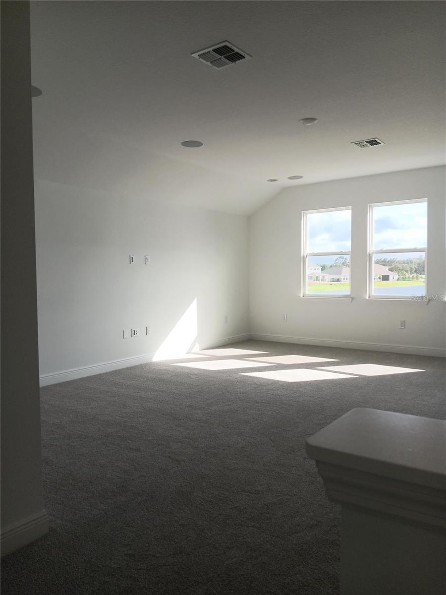 Image 35 of 42 For 18730 Planetree Street