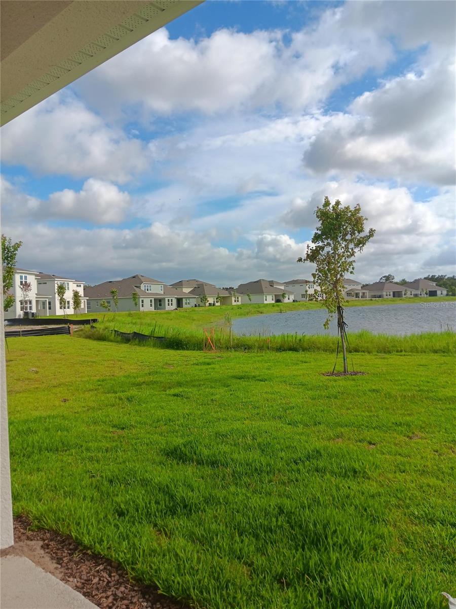 Image 41 of 42 For 18730 Planetree Street