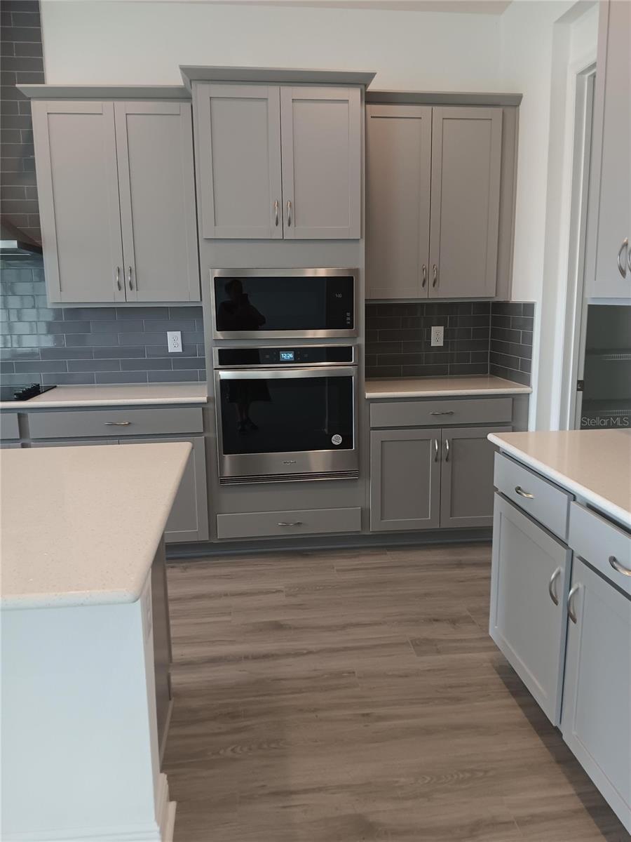 Image 6 of 42 For 18730 Planetree Street