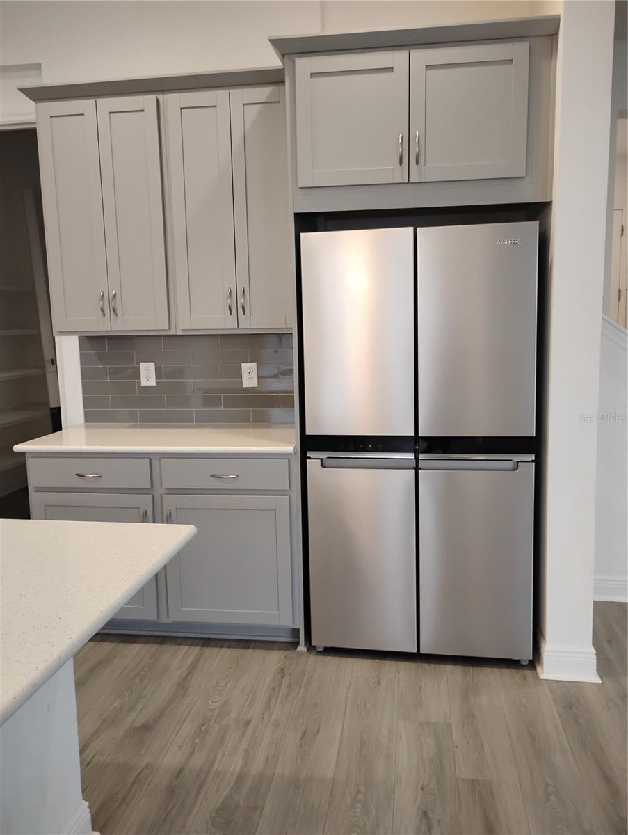 Image 8 of 42 For 18730 Planetree Street