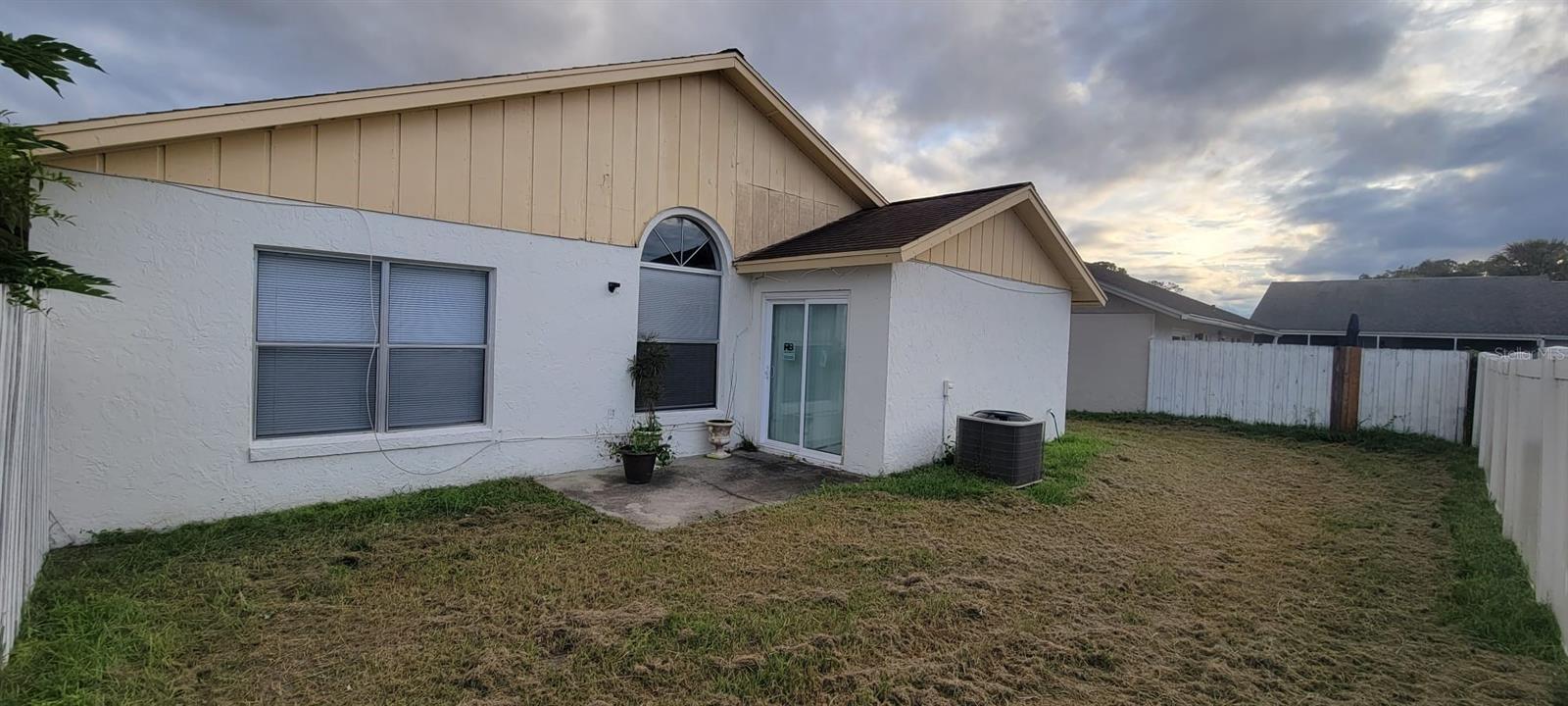 Image 2 of 13 For 3190 Smoke Signal Circle