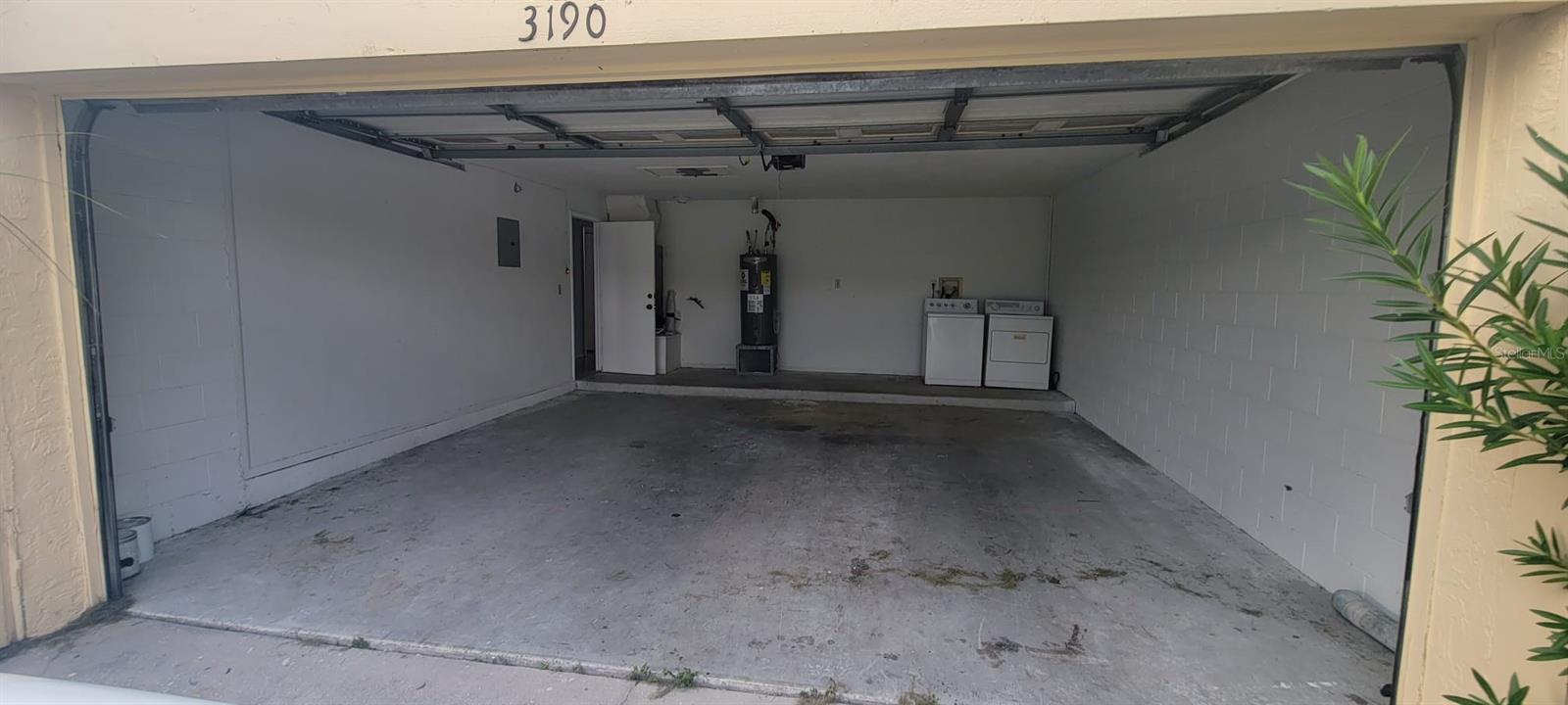 Image 4 of 13 For 3190 Smoke Signal Circle