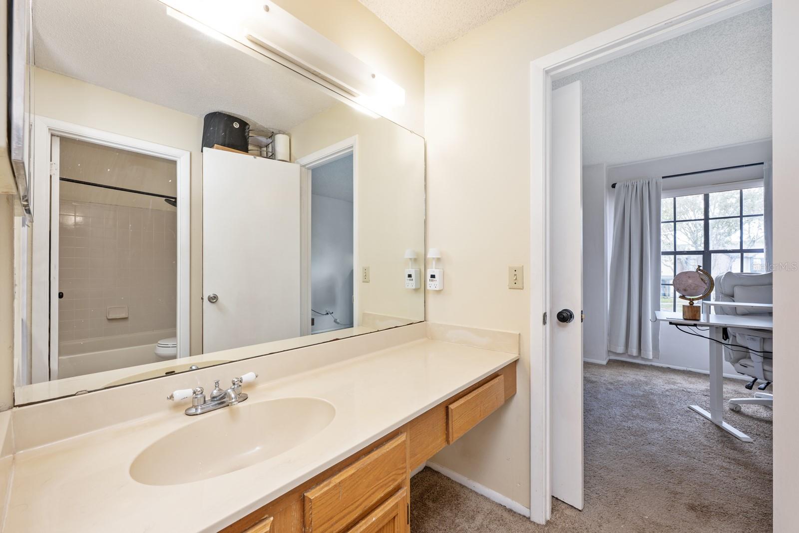 Image 11 of 21 For 2991 Embassy Court