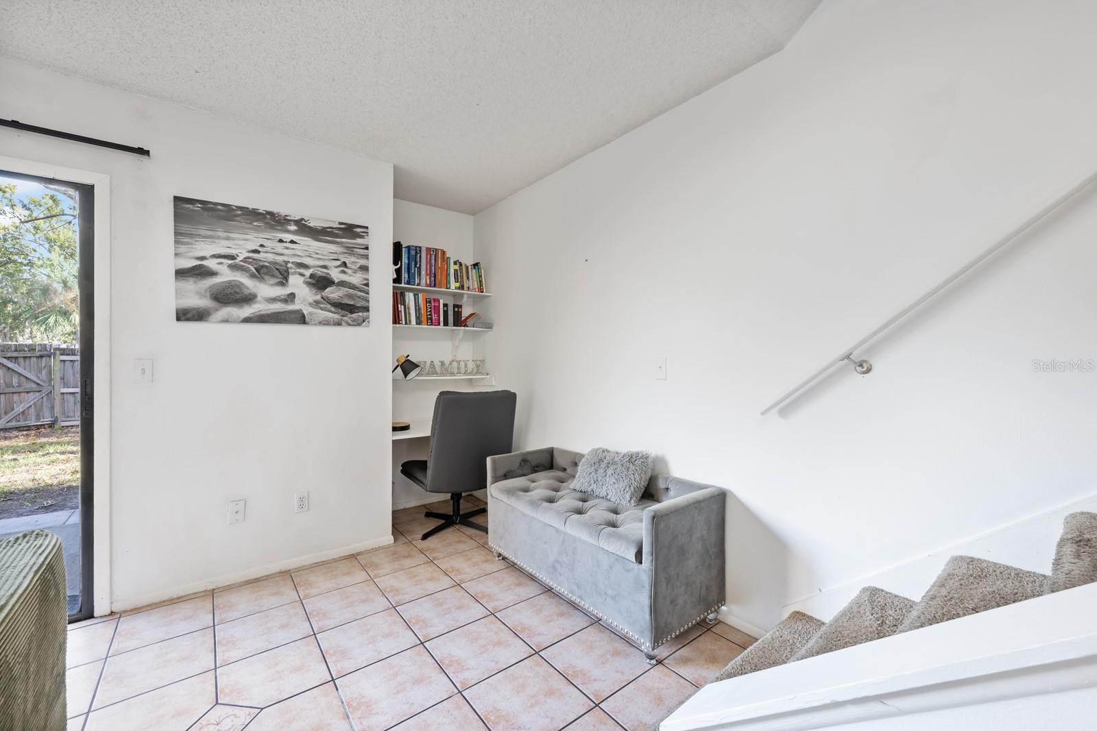 Image 7 of 21 For 2991 Embassy Court