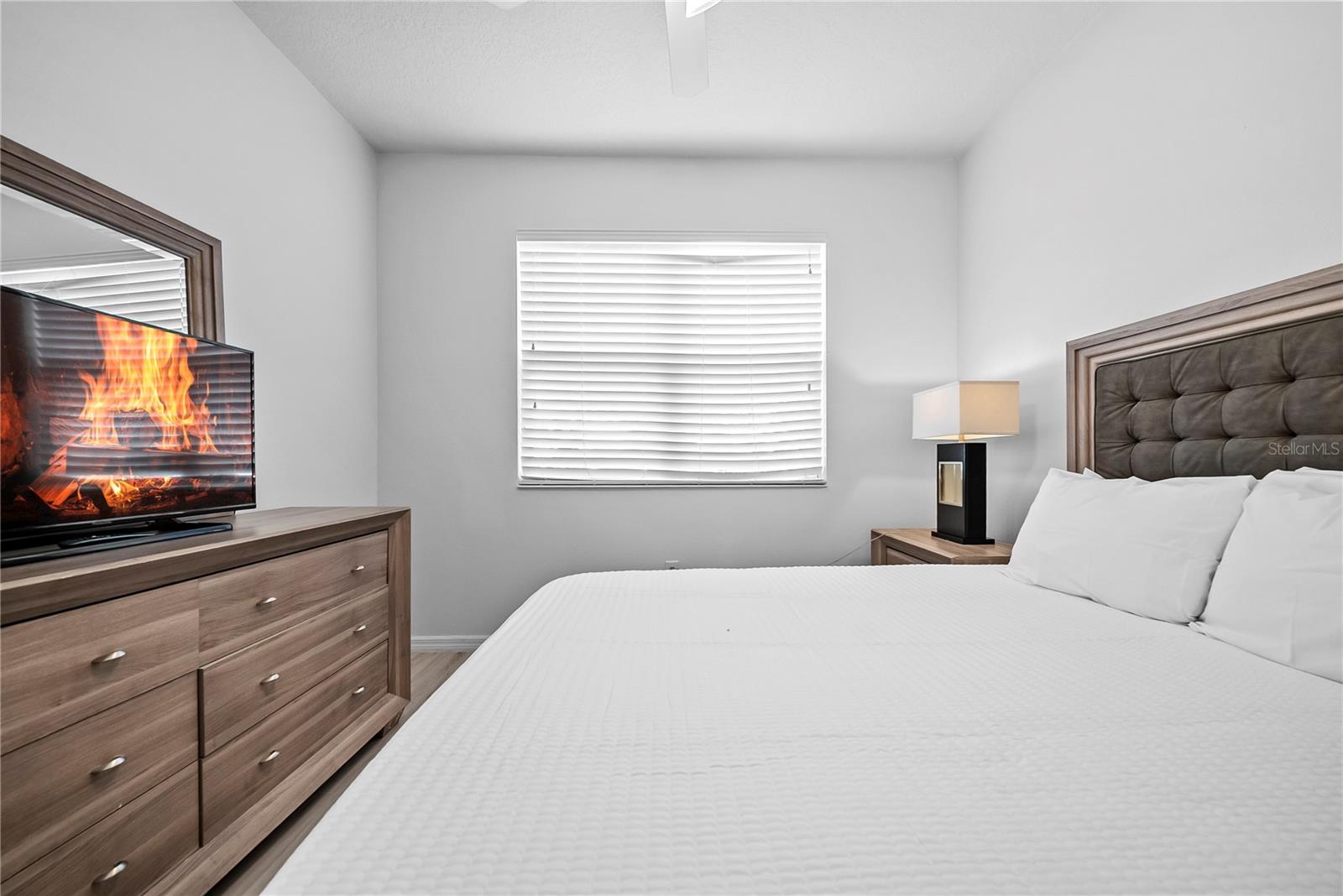 Image 10 of 66 For 4736 Blue Diamond Street