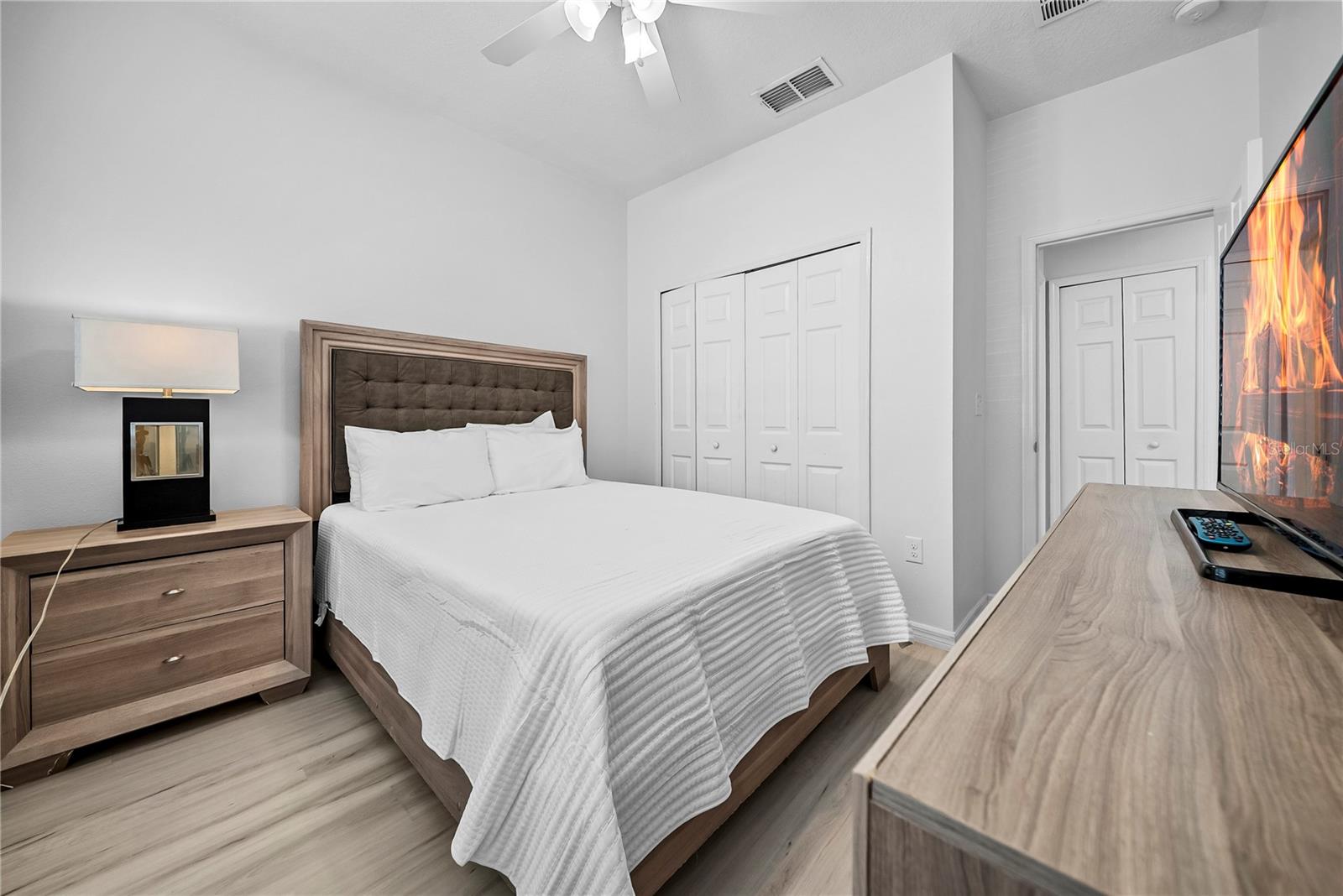 Image 11 of 66 For 4736 Blue Diamond Street