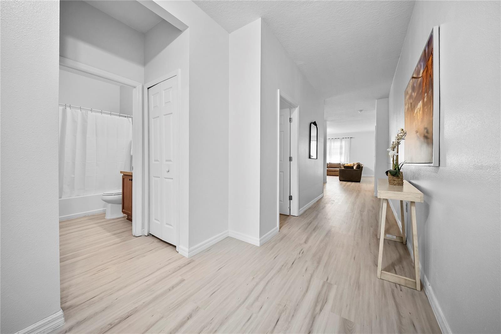 Image 13 of 66 For 4736 Blue Diamond Street