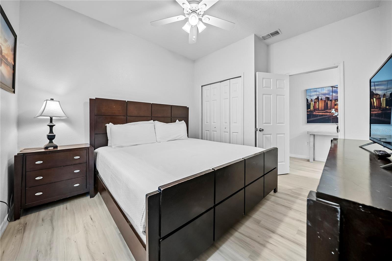 Image 16 of 66 For 4736 Blue Diamond Street