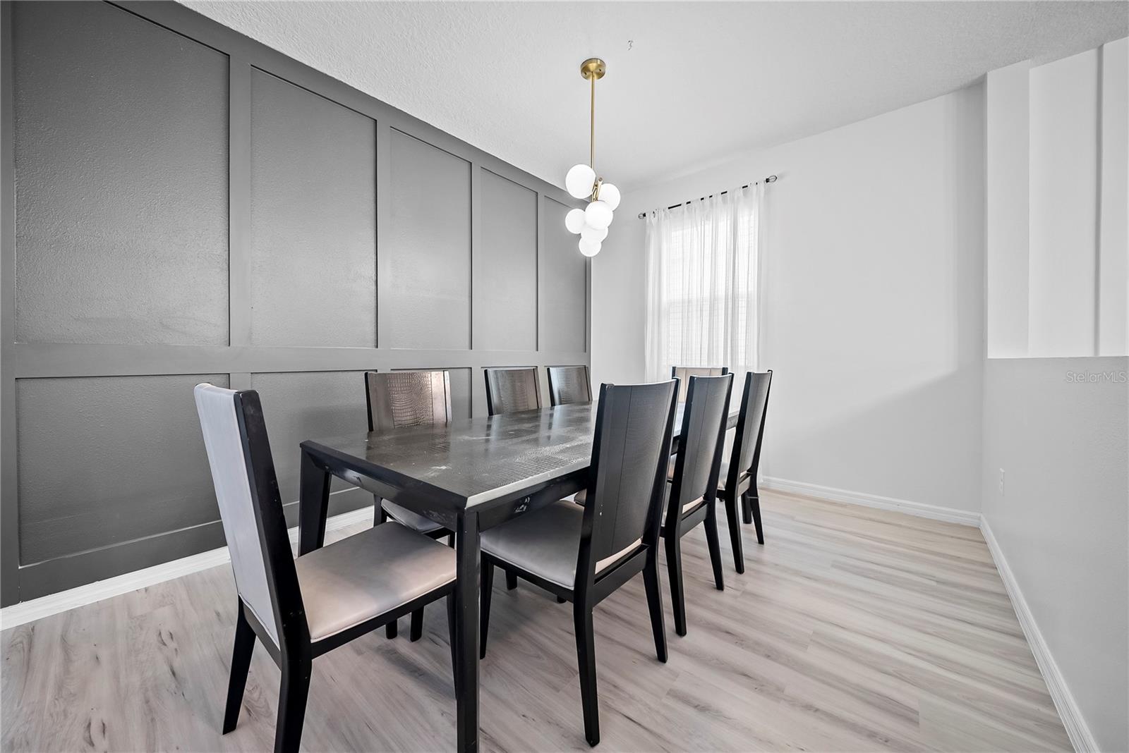 Image 17 of 66 For 4736 Blue Diamond Street