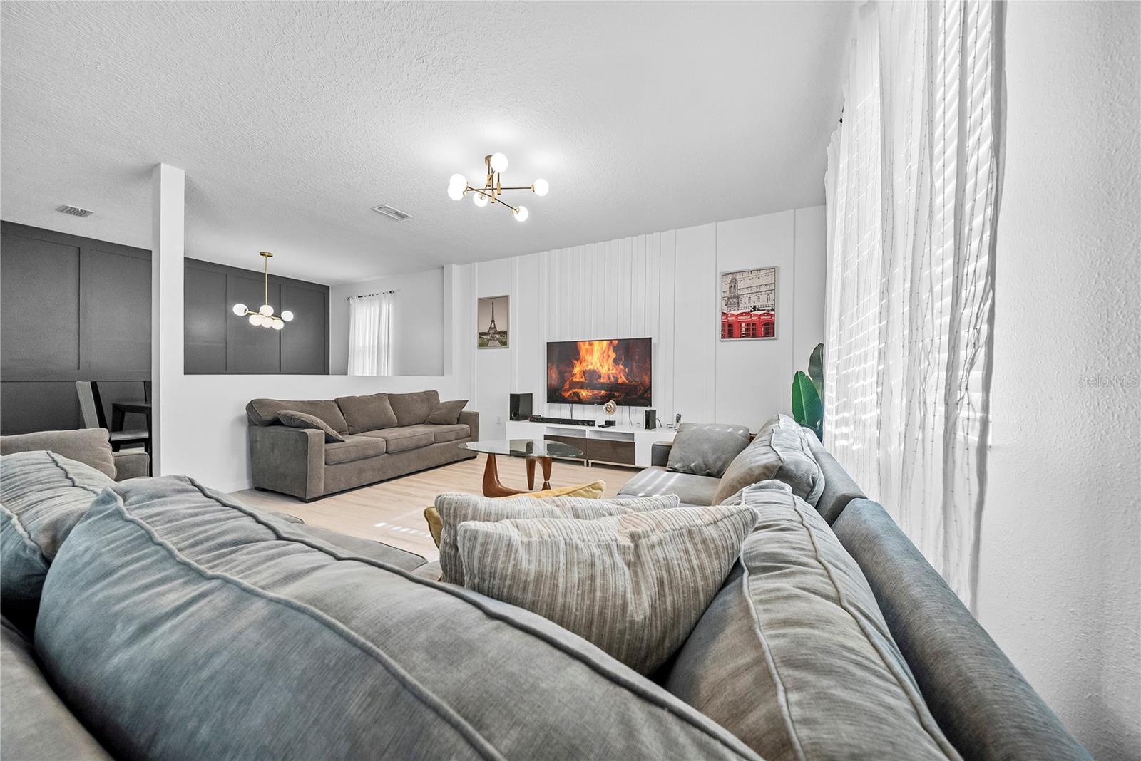 Image 34 of 66 For 4736 Blue Diamond Street