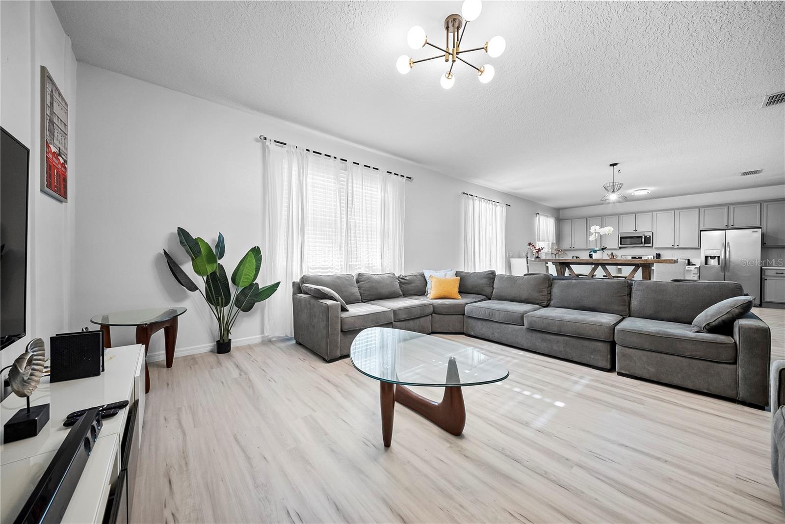 Image 35 of 66 For 4736 Blue Diamond Street