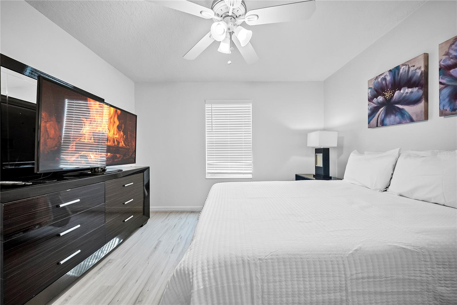 Image 39 of 66 For 4736 Blue Diamond Street