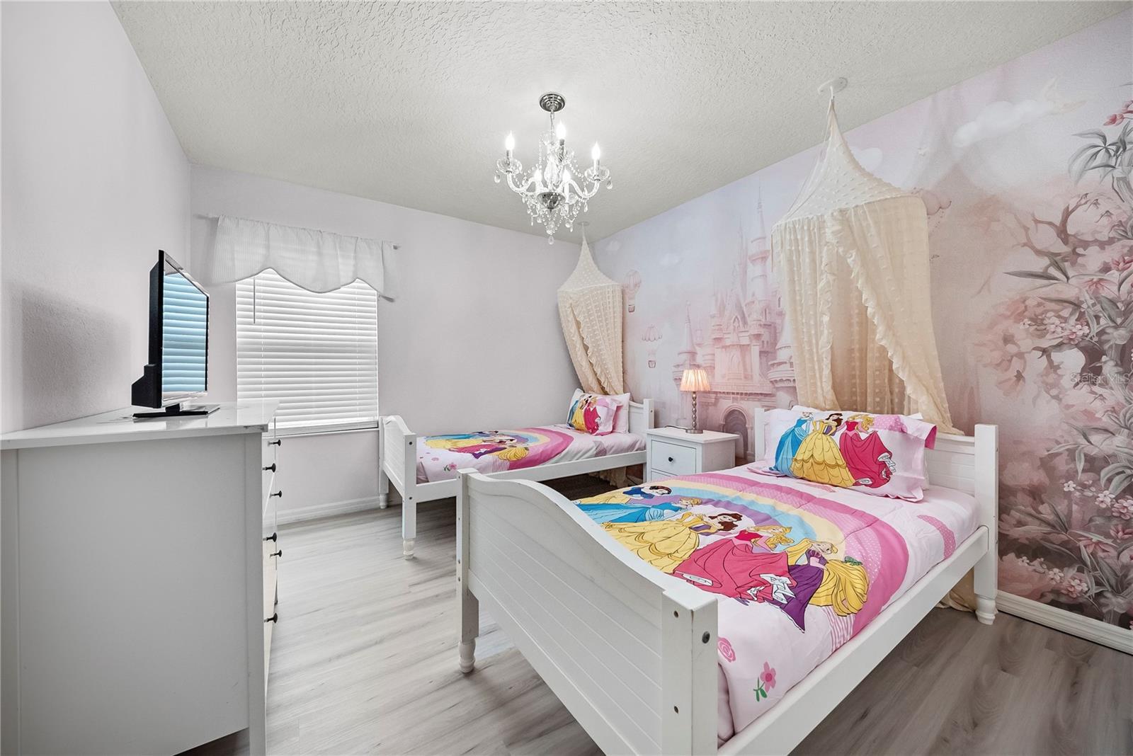 Image 41 of 66 For 4736 Blue Diamond Street