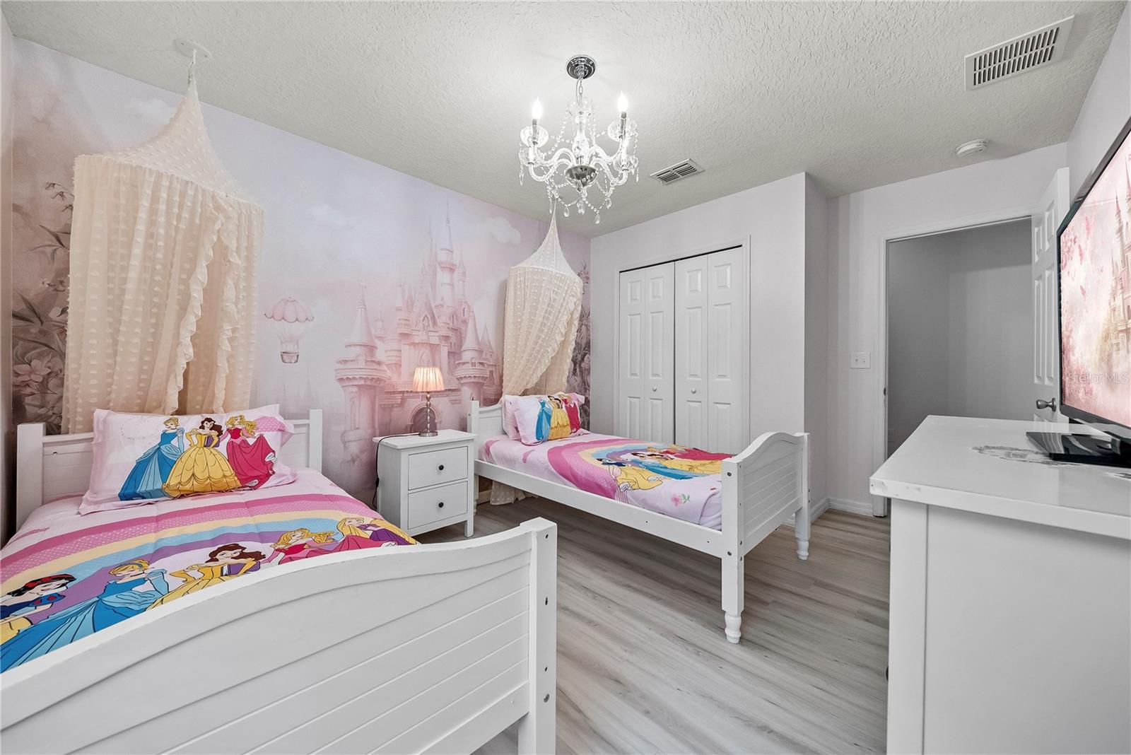 Image 43 of 66 For 4736 Blue Diamond Street