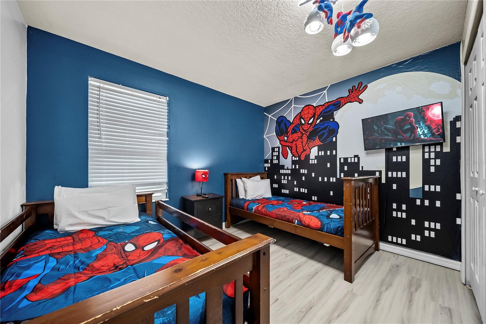 Image 44 of 66 For 4736 Blue Diamond Street