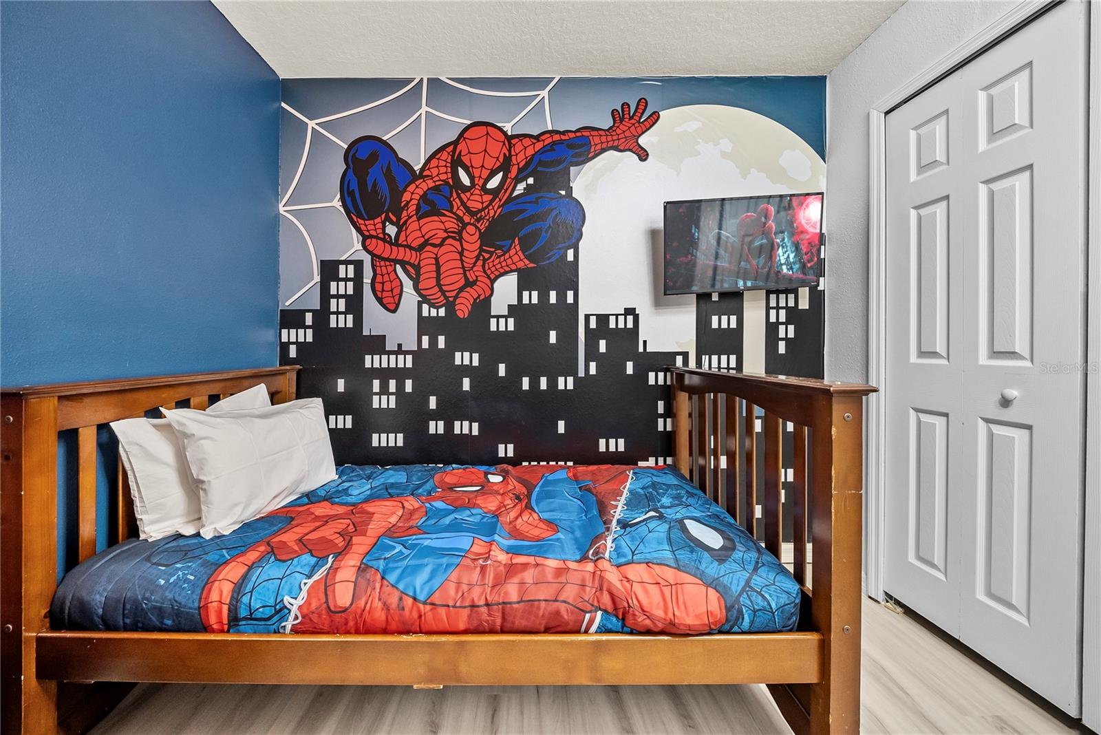 Image 46 of 66 For 4736 Blue Diamond Street