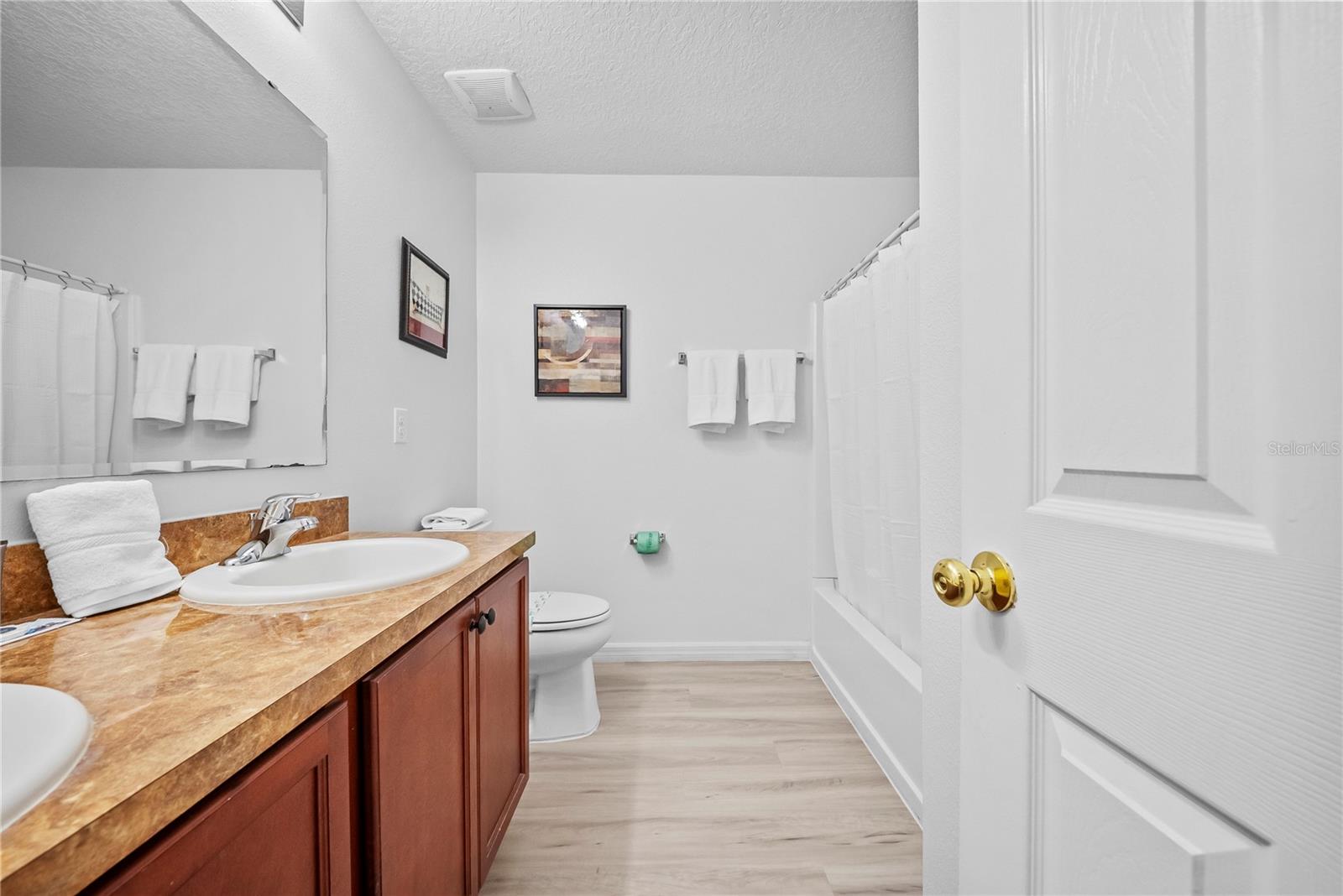 Image 56 of 66 For 4736 Blue Diamond Street