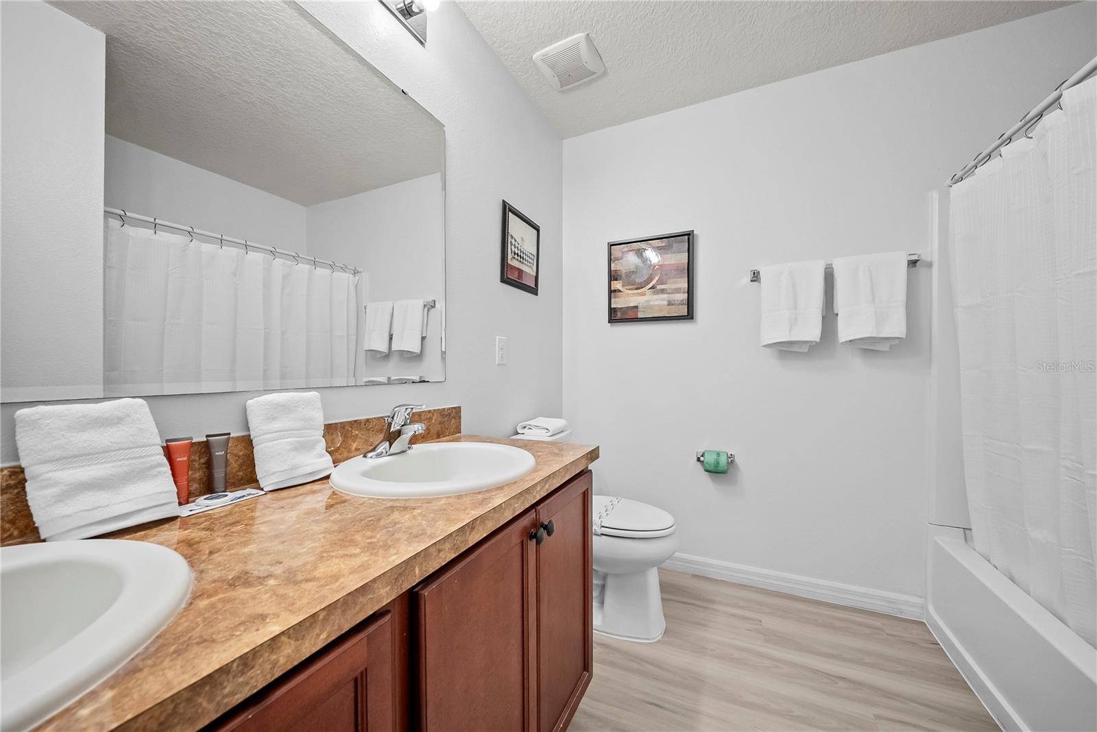 Image 57 of 66 For 4736 Blue Diamond Street