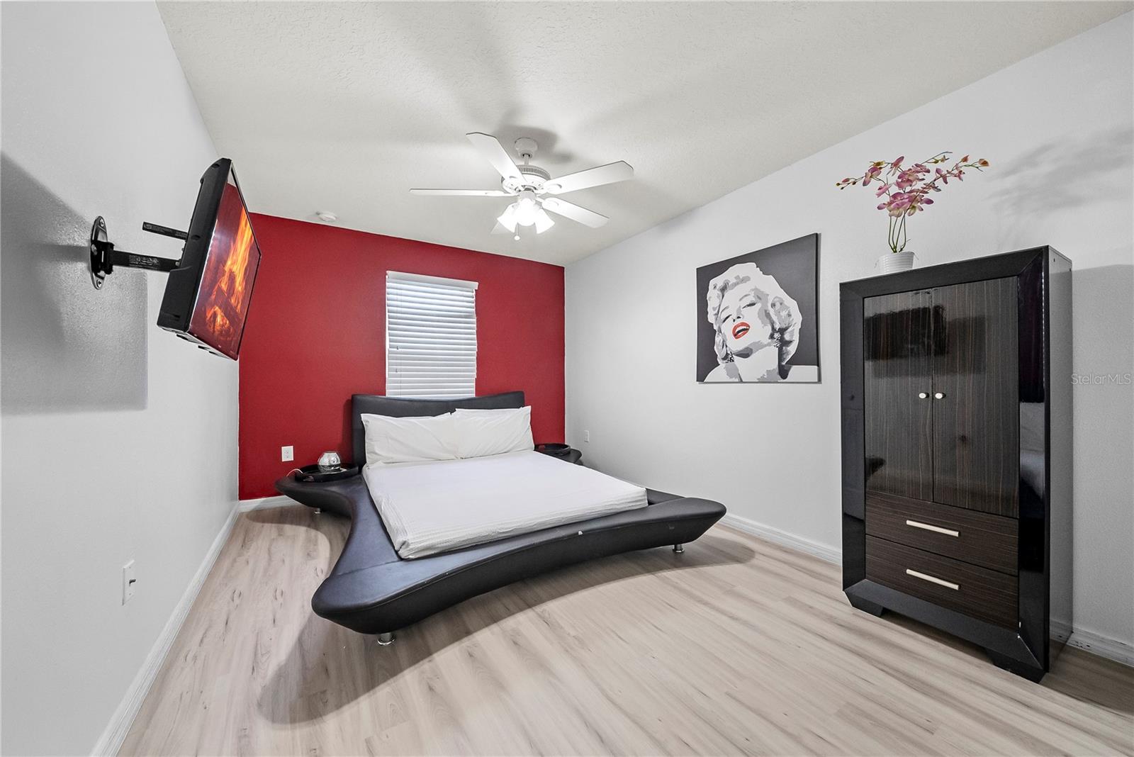 Image 64 of 66 For 4736 Blue Diamond Street