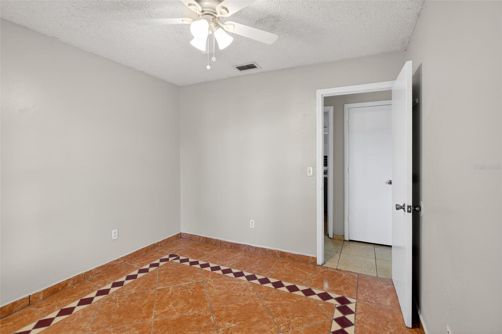 Image 18 of 30 For 493 Apopka Hills Circle