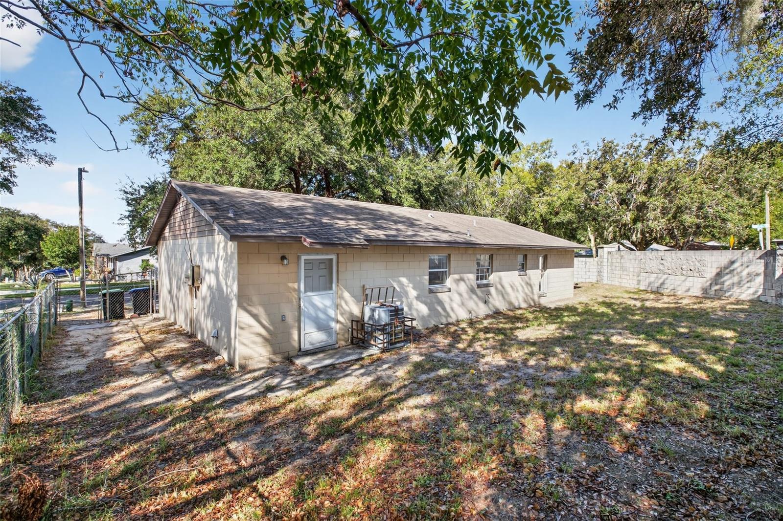 Image 6 of 30 For 493 Apopka Hills Circle