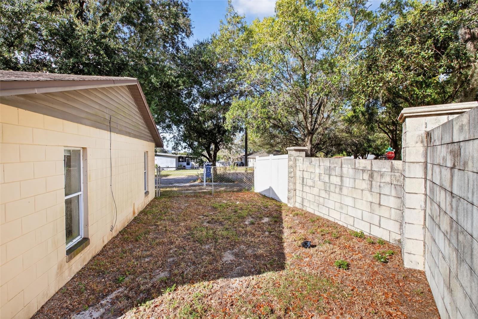 Image 7 of 30 For 493 Apopka Hills Circle