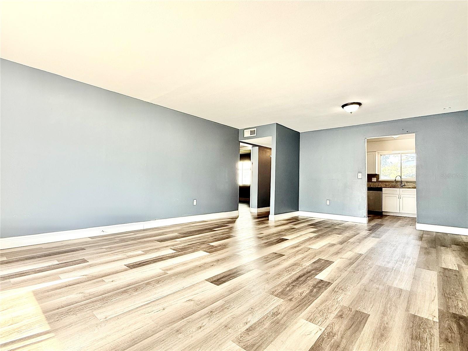 Image 5 of 19 For 4153 Semoran Boulevard 10