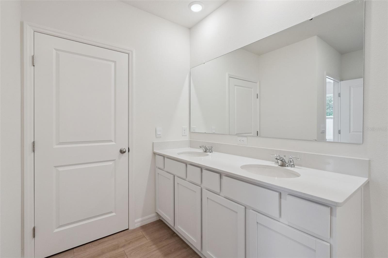 Image 8 of 13 For 4260 Acoma Drive