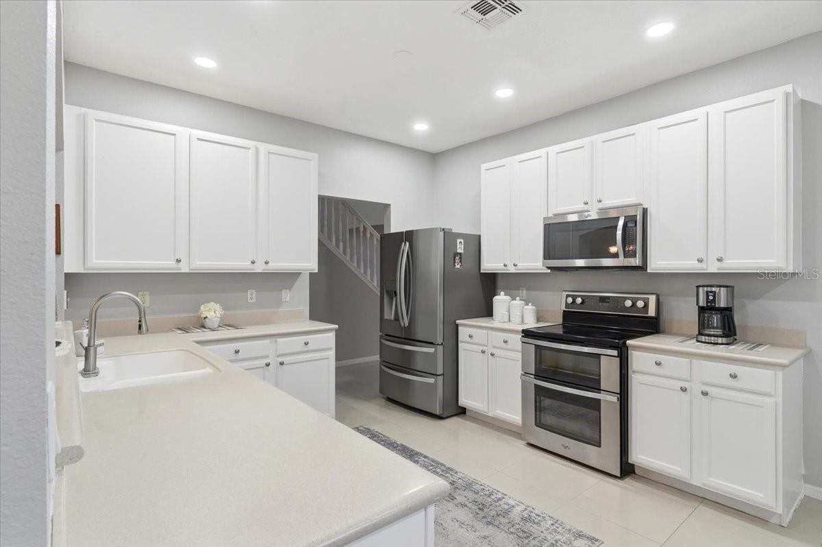 Image 5 of 26 For 19448 Odham Street