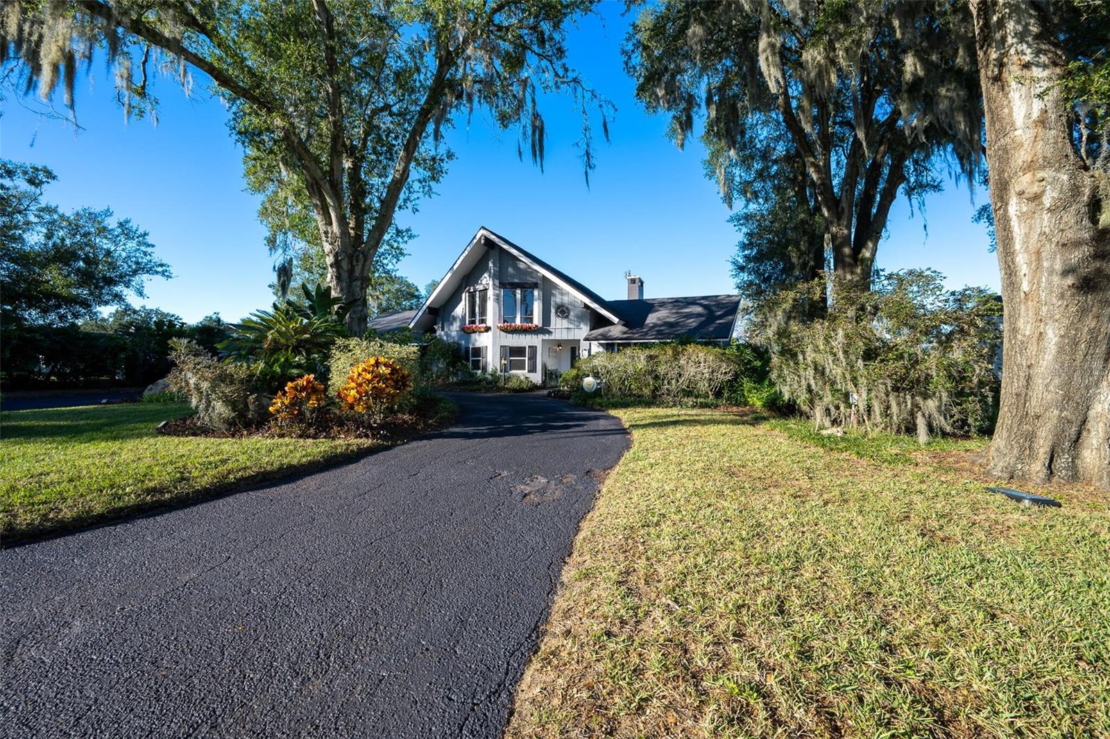 Image 3 of 90 For 9807 Wedgewood Lane