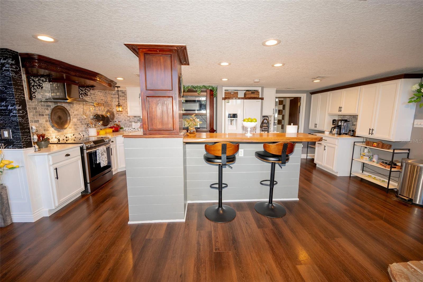 Image 33 of 90 For 9807 Wedgewood Lane