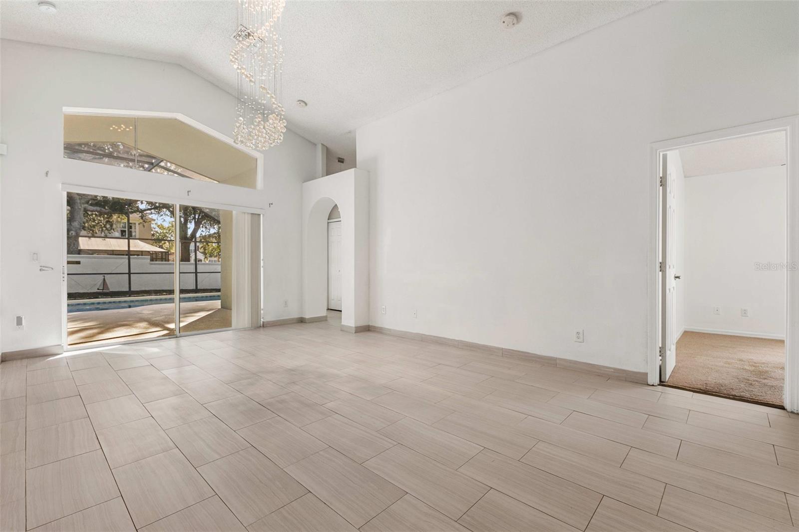 Image 13 of 33 For 2627 Oneida Loop