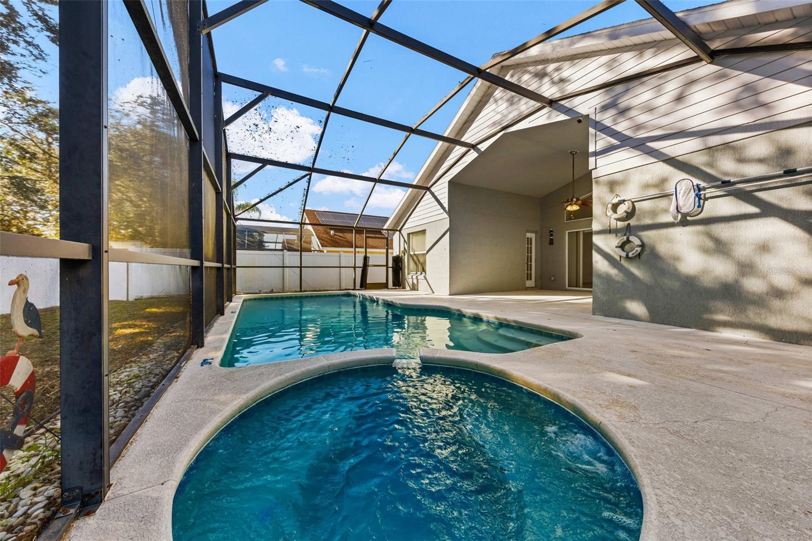 Image 2 of 33 For 2627 Oneida Loop