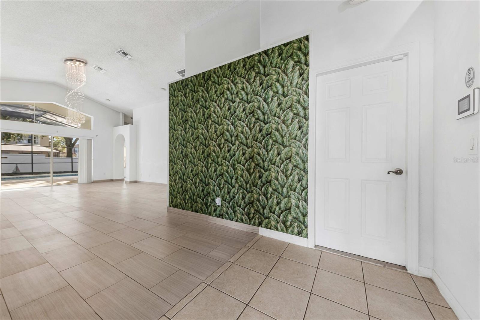 Image 6 of 33 For 2627 Oneida Loop