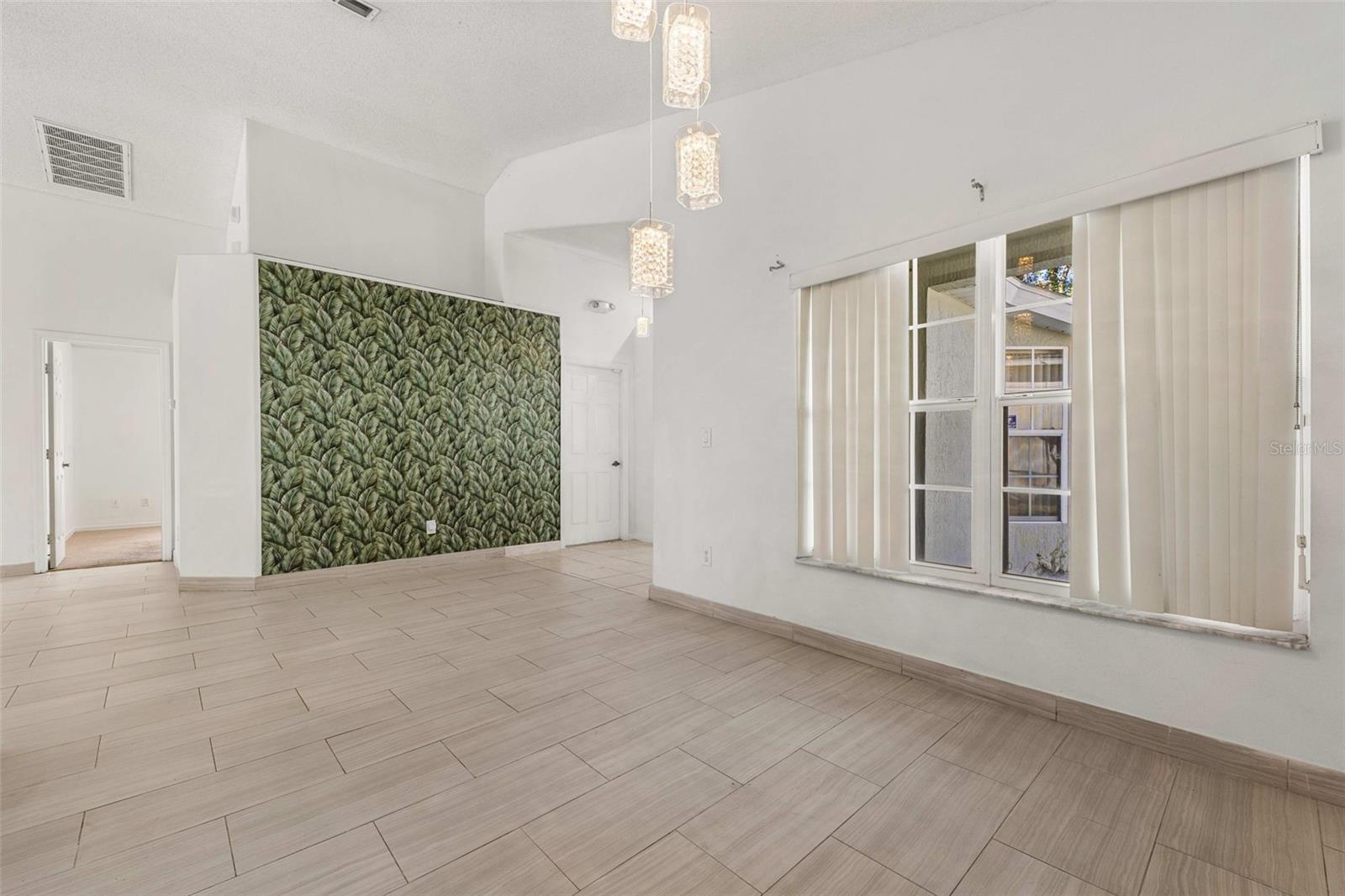 Image 7 of 33 For 2627 Oneida Loop